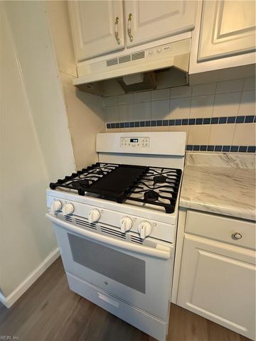 2001 Neville CIR, Hampton, VA 23663