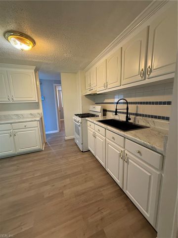 2001 Neville CIR, Hampton, VA 23663