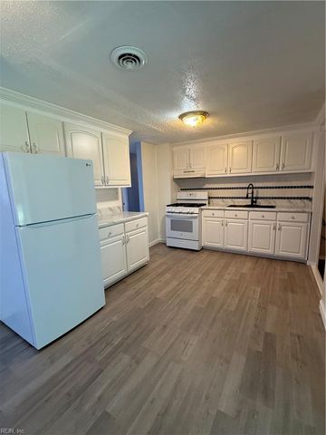 2001 Neville CIR, Hampton, VA 23663