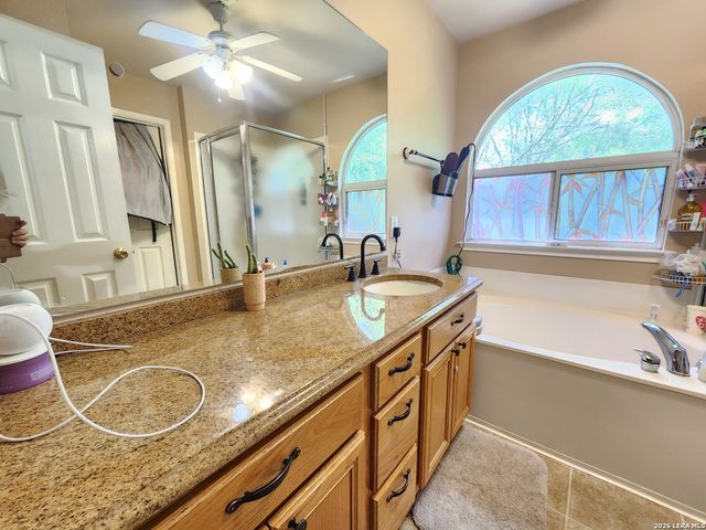 8743 Tioga, Helotes, TX 78023