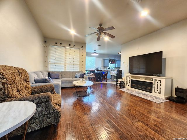 8743 Tioga, Helotes, TX 78023
