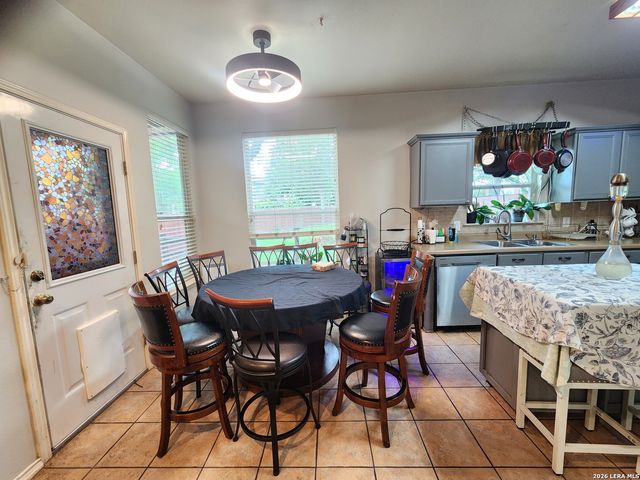 8743 Tioga, Helotes, TX 78023