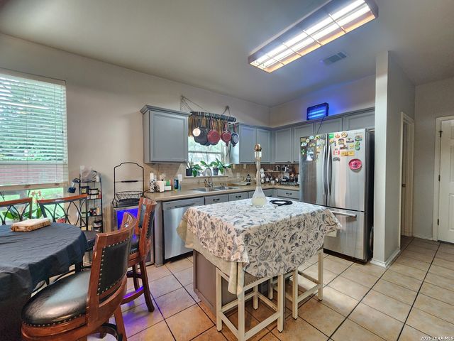 8743 Tioga, Helotes, TX 78023