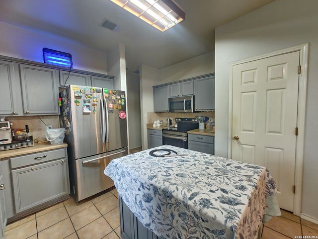 8743 Tioga, Helotes, TX 78023