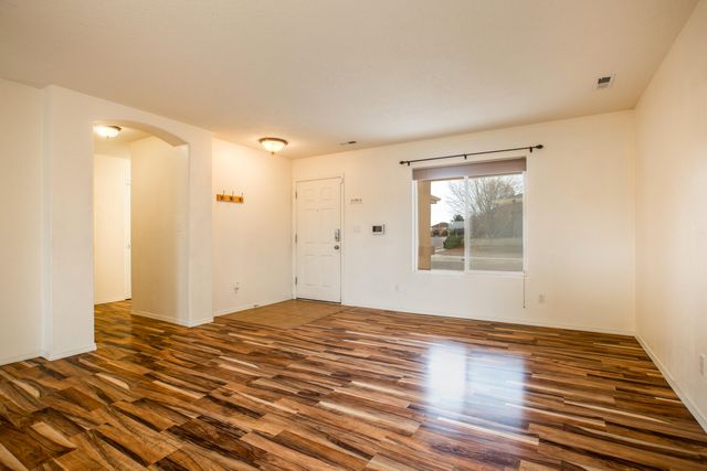 6520 Avenida Seville NW, Albuquerque, NM 87114