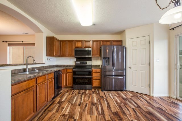 6520 Avenida Seville NW, Albuquerque, NM 87114