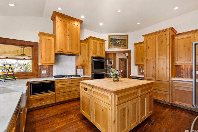 107 High Street, Comfort, TX 78013