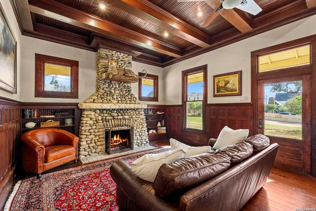 107 High Street, Comfort, TX 78013