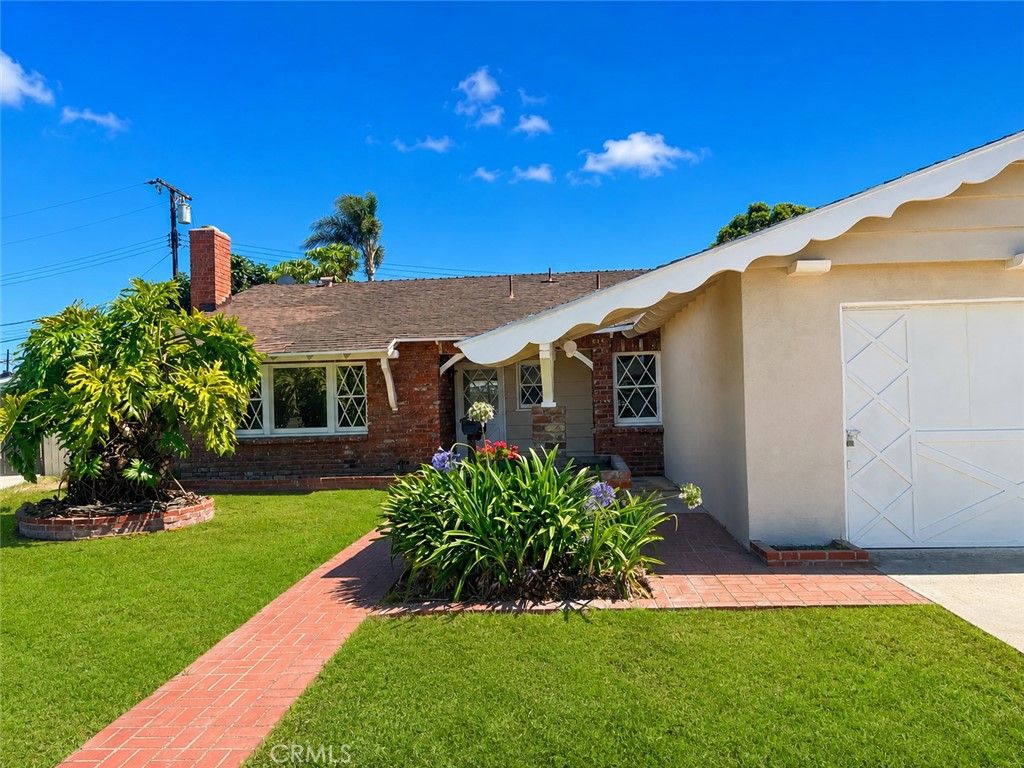 Image 2 of property listing at 6942 Verlene, Huntington Beach, CA 92647