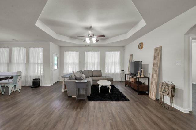 6264 Rolling Hills Road, Conroe, TX 77303