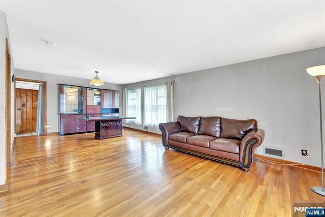77 Manhattan Avenue, Woodbridge, NJ 07001