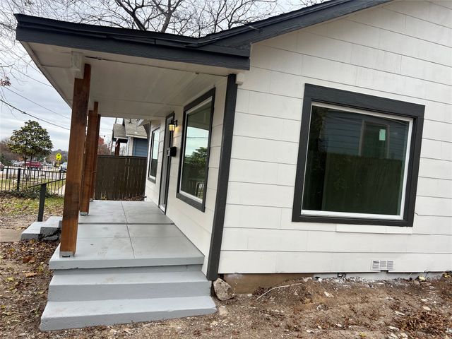 628 S westmoreland Road, Dallas, TX 75211