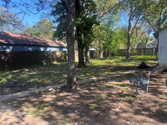 628 S westmoreland Road, Dallas, TX 75211