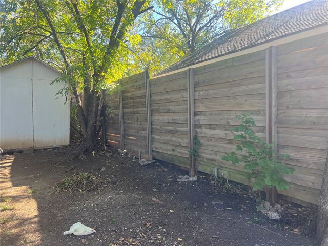 628 S westmoreland Road, Dallas, TX 75211