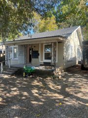 628 S westmoreland Road, Dallas, TX 75211