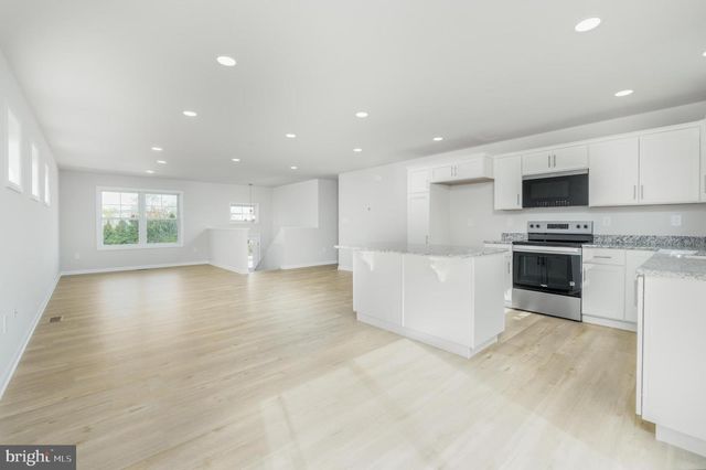 12 CHELTENHAM LN, Carlisle, PA 17013