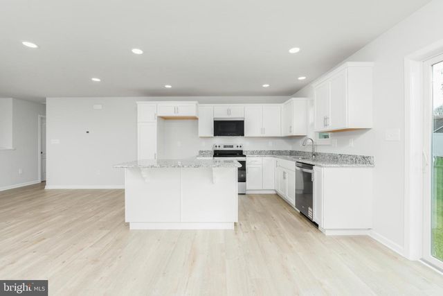 12 CHELTENHAM LN, Carlisle, PA 17013