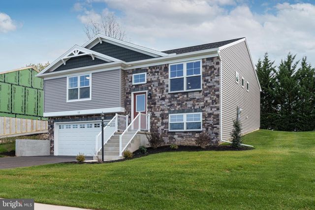 12 CHELTENHAM LN, Carlisle, PA 17013