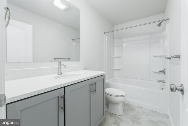 12 CHELTENHAM LN, Carlisle, PA 17013