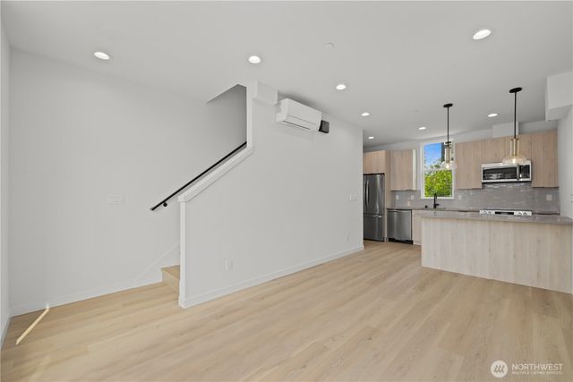 6006 26th Avenue NW, Seattle, WA 98107