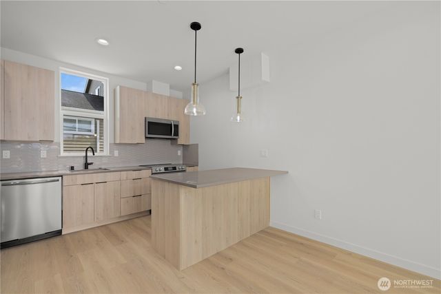 6006 26th Avenue NW, Seattle, WA 98107