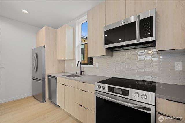 6006 26th Avenue NW, Seattle, WA 98107