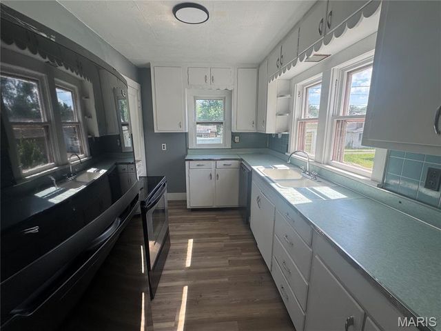 916 E College Avenue, Greenville, IL 62246