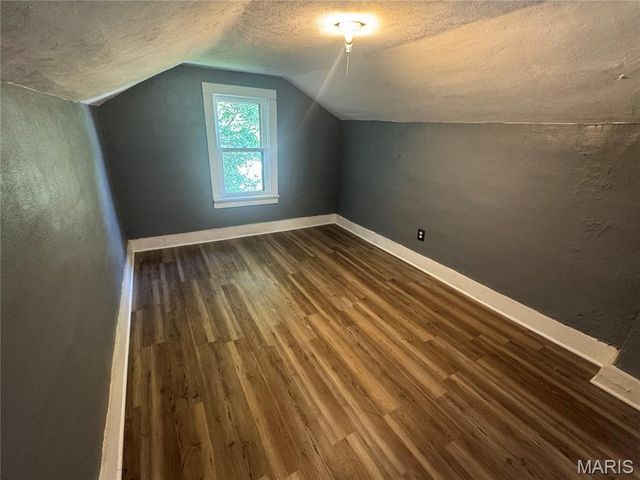 916 E College Avenue, Greenville, IL 62246
