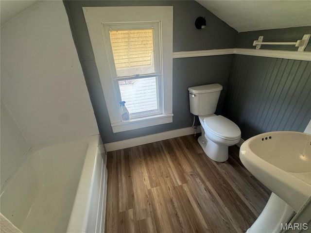 916 E College Avenue, Greenville, IL 62246