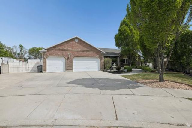 1097 W SNOWFLAKE CIR, South Jordan, UT 84095