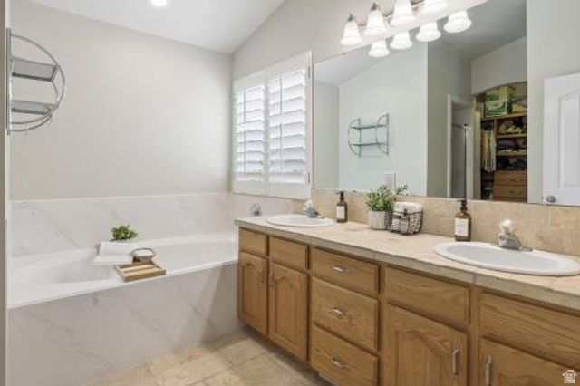 1097 W SNOWFLAKE CIR, South Jordan, UT 84095