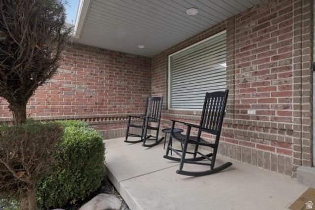 1097 W SNOWFLAKE CIR, South Jordan, UT 84095