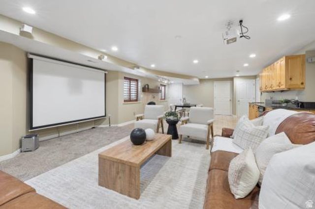 1097 W SNOWFLAKE CIR, South Jordan, UT 84095