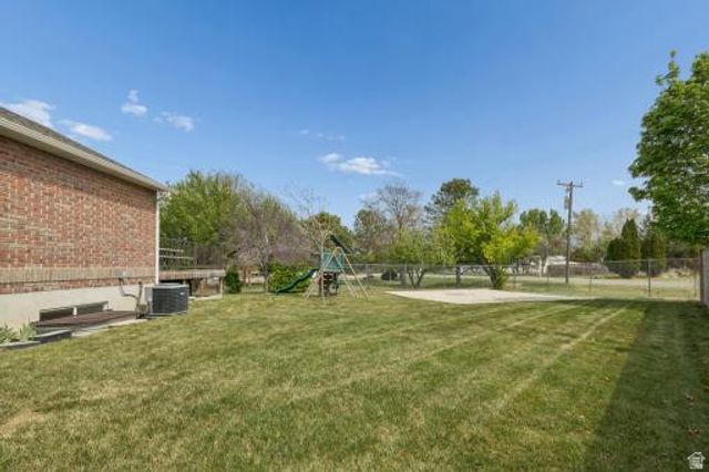 1097 W SNOWFLAKE CIR, South Jordan, UT 84095