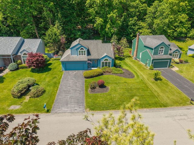 26 Upper Wedgewood Lane, Voorheesville, NY 12186