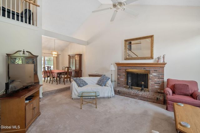 26 Upper Wedgewood Lane, Voorheesville, NY 12186