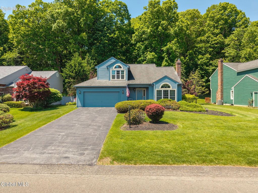 26 Upper Wedgewood Lane, Voorheesville, NY 12186
