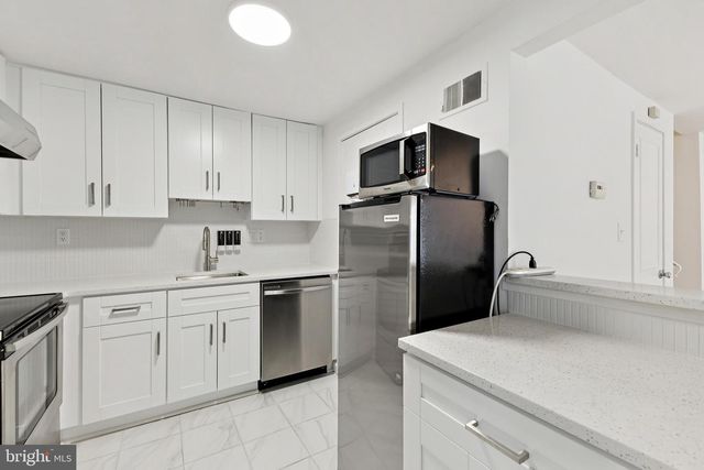 18600 NATHANS PL, Montgomery Village, MD 20886