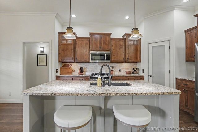1225 E 134th Street, Glenpool, OK 74033