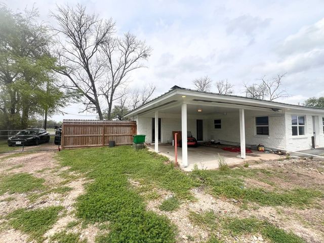 12294 State Highway 21 E, Midway, TX 75852