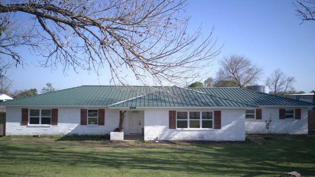 12294 State Highway 21 E, Midway, TX 75852