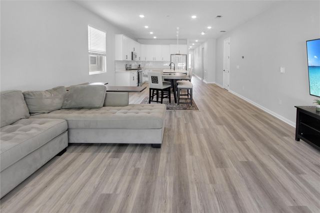 5208 MEADOW SONG DRIVE, Okahumpka, FL 34762
