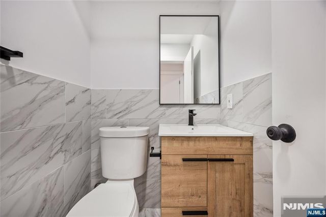 2410 3rd Street A, Fort Lee, NJ 07024