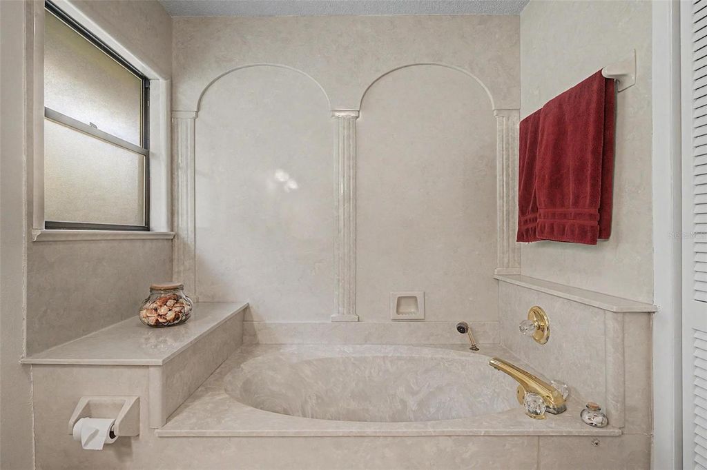 Image 28 of property listing at 24075 WINDING CREEK DRIVE, Brooksville, FL 34601