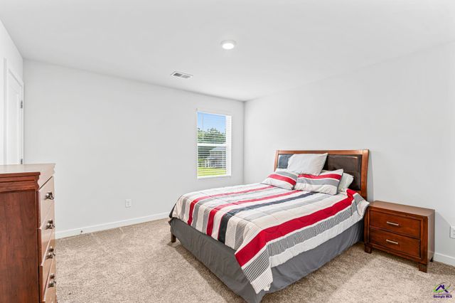 110 Red Barn Court, Perry, GA 31069