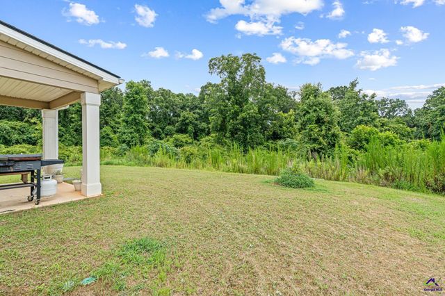 110 Red Barn Court, Perry, GA 31069