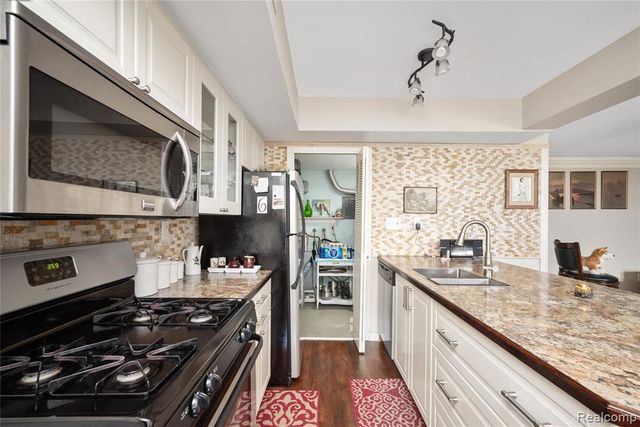 14165 Jackson Street, Taylor, MI 48180