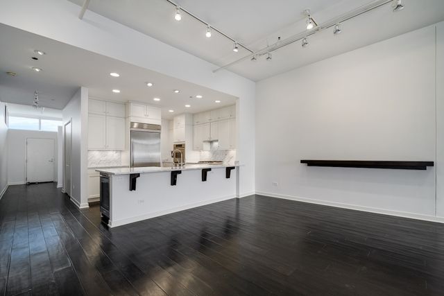 333 N Canal Street 3404, Chicago, IL 60606