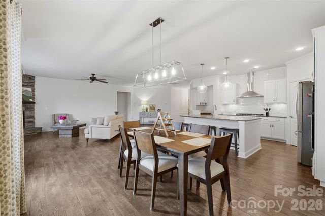 5306 Tilley Manor Drive, Matthews, NC 28105