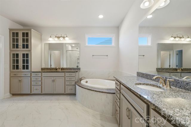 5306 Tilley Manor Drive, Matthews, NC 28105